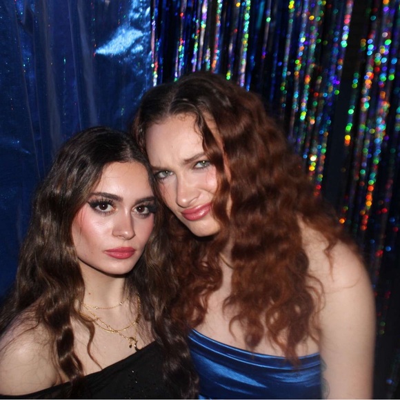 Meet your Posher, Dana - Picture 1 of 1